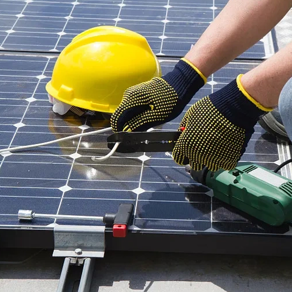 How Do Rapid Shutdown Solar Devices Enhance PV Plant Protection?